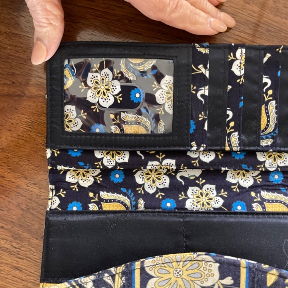 VERA BRADLEY ELLIE BLUE WALLET RARE RETIRED ELEPHANT - Picture 4 of 6